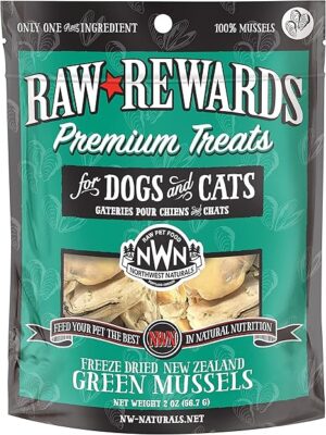 Northwest Naturals Raw Rewards Freeze-Dried Green Lipped Mussel Treats for Dogs and Cats – Bite-Sized Pieces – Healthy, 1 Ingredient, Human Grade Pet Food, All Natural – 2 Oz (Packaging May Vary)
